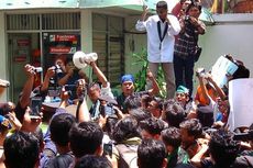 Demo Tolak Harga BBM Naik, Mahasiswa Lompati Pagar Kantor Pertamina
