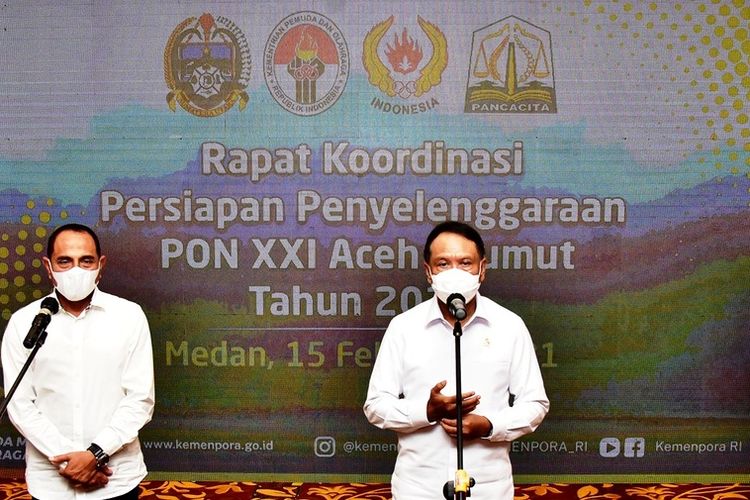 Menpora Zainudin Amali memberi keterangan pers usai rapat koordinasi persiapan penyelenggaraan PON XXI 2024 di Hotel JW Marriot Medan, Senin (15/2/2021)