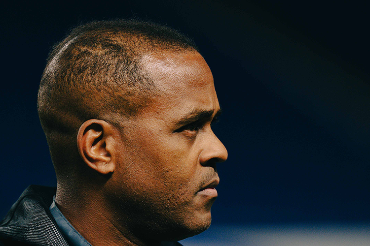 Eks pelatih Timnas Indonesia, Patrick Kluivert. Patrick Kluivert disebut diberhentikan tanpa rapat Exco PSSI.