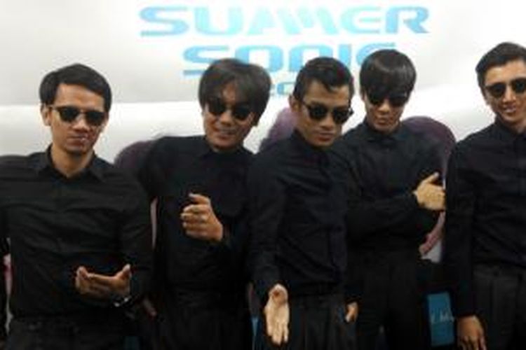 The Changcuters berpose dalam acara kumpul media menjelang keberangkatan mereka ke Summer Sonic Jepang, di kantor label rekaman Sony Music Indonesia, Jalan Johar, Jakarta Pusat, Rabu (5/8/2015).