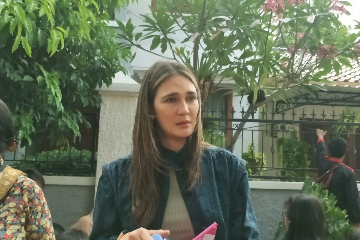 Artis peran Luna Maya di jumpa pers Rumah Kentang : The Biginning di kawasan Bukit Cinere, Depok, Jawa Barat, Rabu (25/9/2019).