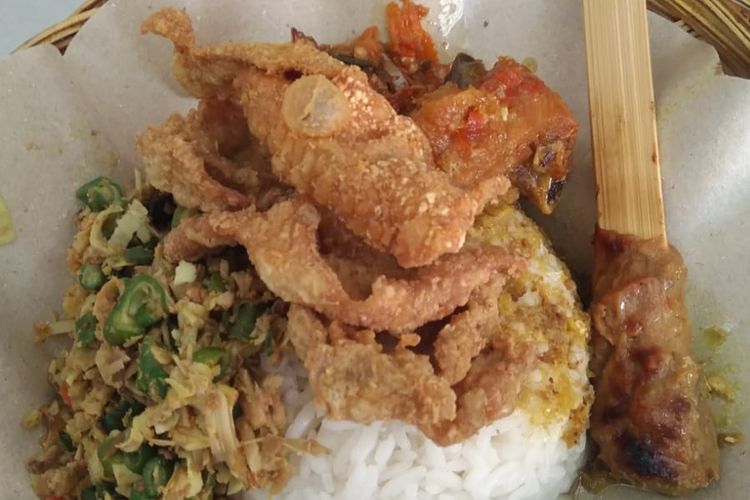 Lawar, Kuliner Tradisional Bali yang Memadukan Kelezatan Sayur dan Daging