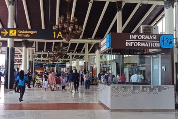 Suasana Kedatangan penumpang arus balik di Terminal 1A Bandara Soekarno-Hatta pada Sabtu (7/5/2022).