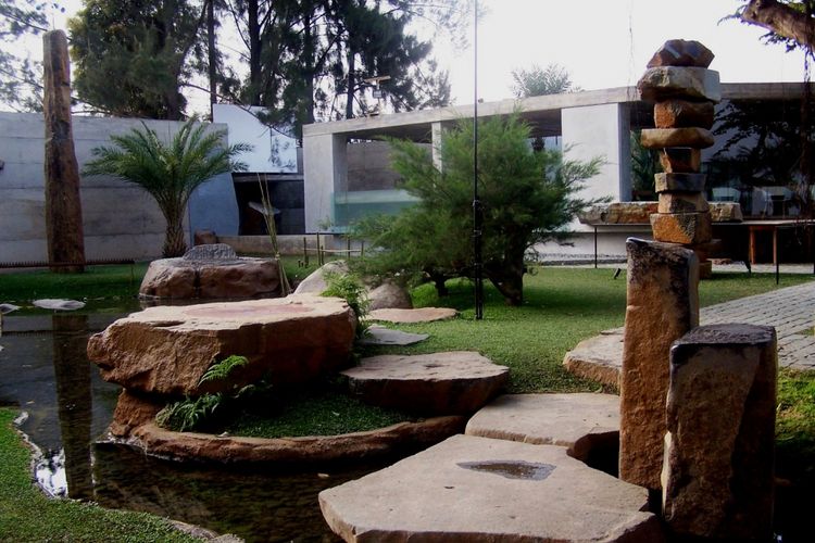 Monumen Ruang Seni di Wot Batu