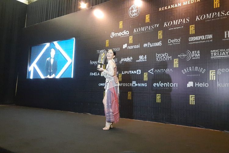 Aktris Arawinda Kirana saat menghadiri acara Malam Anugerah Festival Film Indonesia di Jakarta Convention Centre (JCC), Rabu (10/11/2021).