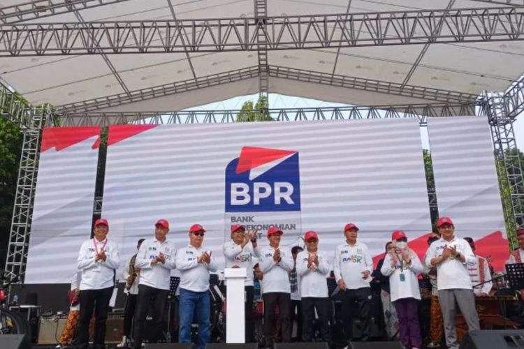 Perbarindo resmi meluncurkan nama baru BPR, dari Bank Perkreditan Rakyat berubah menjadi Bank Perekonomian Rakyat.