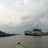 Menikmati Pelabuhan Sunda Kelapa dari Ojek Sampan Seharga Rp 50.000