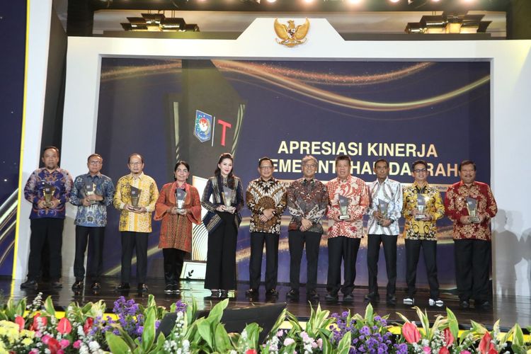 Menteri Dalam Negeri (Mendagri) Muhammad Tito Karnavian dalam acara Apresiasi Kinerja Pemerintahan Daerah 2025 di Flores Ballroom, Hotel Borobudur, Jakarta, Senin (1/12/2025), 