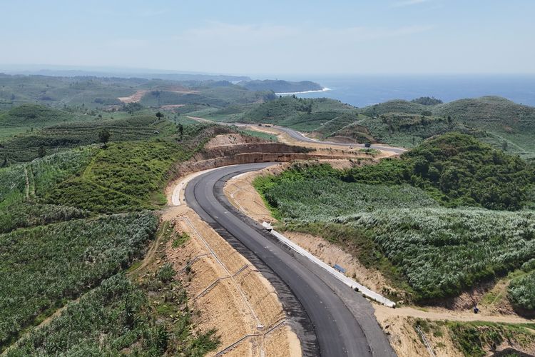 Pembangunan Jalan Lintas Selatan Lot 2 Bululawang-Sidomulyo-Tambakrejo.