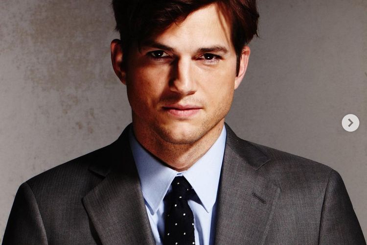 Ashton Kutcher mengaku sempat mengalami penyakit autoimun yang membuatnya buta, tuli dan lumpuh sementara