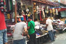 Pedagang Blok F Pasar Tanah Abang, Punya Kios tapi Berjualan di Kaki Lima