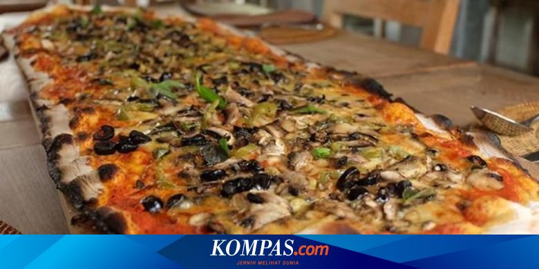 Wow Piza Satu Meter Ini Dimasak Pakai Tungku Halaman All Kompas Com