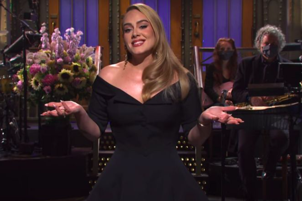 Penyanyi Adele di acara komedi Saturday Night Live.