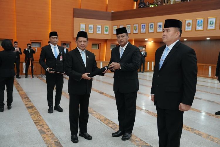 Lantik Pejabat Eselon I dan Staf Khusus, Mendagri Tekankan Loyalitas, Integritas, dan Kinerja