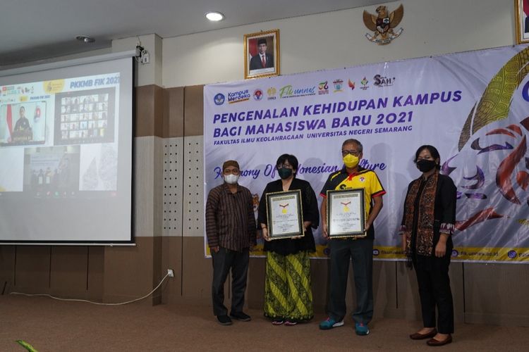 Senam SAH Unnes pecahkan rekor penyelenggaraan senam dengan peserta terbanyak dari Museum Rekor Indonesia (MURI).