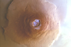 Embun Beku Terdeteksi di Gunung Berapi Mars
