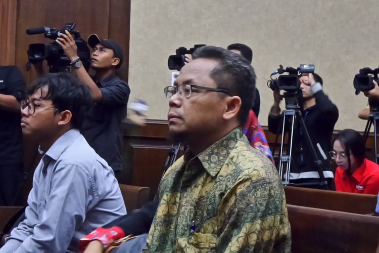 Auditor Utama Keuangan Negara III BPK, Rochmadi Saptogiri, menjadi terdakwa di Pengadilan Tipikor Jakarta, Rabu (18/10/2017).