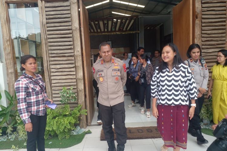 Kepala Kepolisian Daerah (Kapolda) Nusa Tenggara Timur (NTT) Inspektur Jenderal Polisi Johni Asadoma, mendatangi Labuan Bajo, Kabupaten Manggarai Barat, Selasa (24/1/2023)