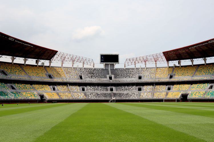 Situasi Stadion Gelora Bung Tomo Surabaya yang akan menjadi salah satu venue babak penyisihan Piala Dunia U20 2023 mulai tanggal 20 Mei - 11 Juni 2023.