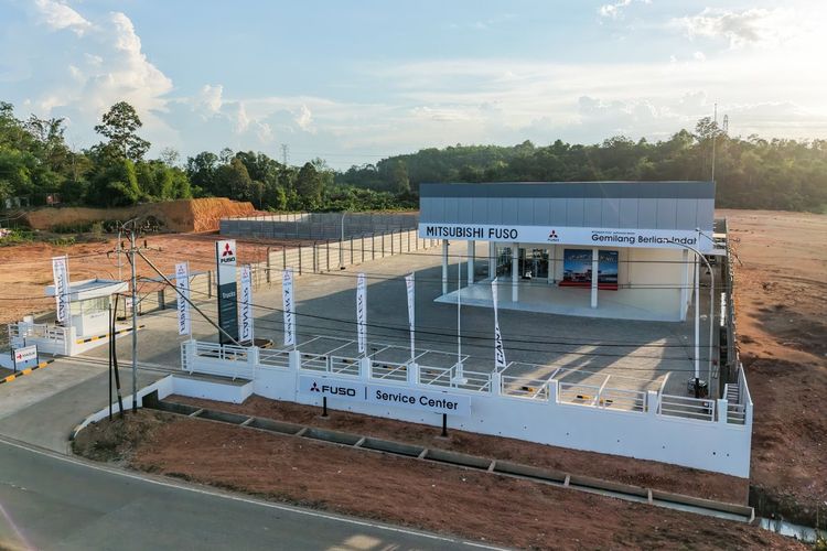 Mitsubishi Fuso Buka Service Center Kendaraan Niaga Pertama dan Satu-satunya di Sandai Kalimantan Barat, Dekat Lokasi Tambang Bauksit