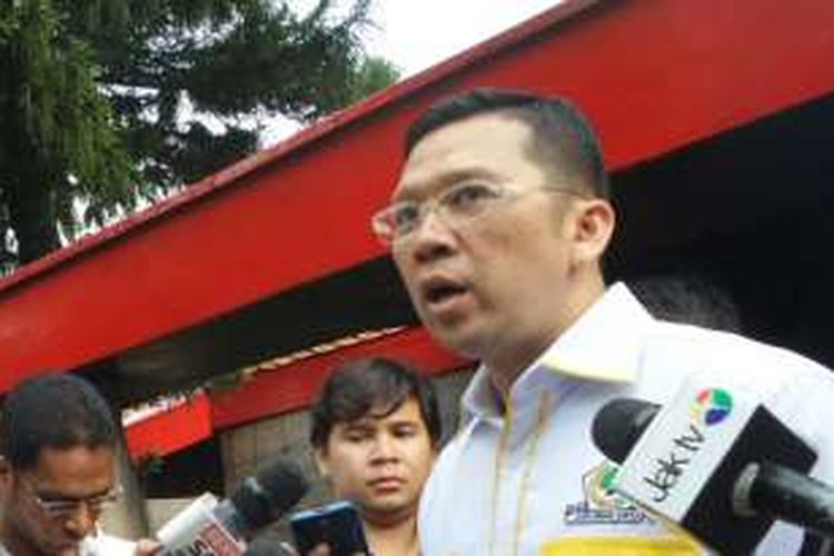 Tokoh Poros Muda Golkar Ahmad Doli Kurnia di sela peluncuran bukunya yang bertajuk 