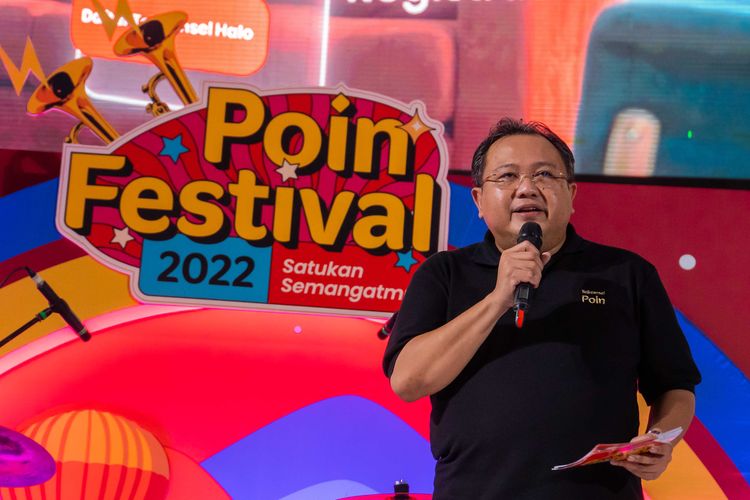 Vice President Postpaid Consumer, International Roaming and Interconnect Telkomsel Bernadus W. Wijayanto saat memberikan sambutan pada pembukaan Poin Festival 2022 di Sumarecon Mall Serpong, Tangerang, Jumat (16/12).