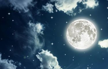 Ilustrasi bulan purnama.