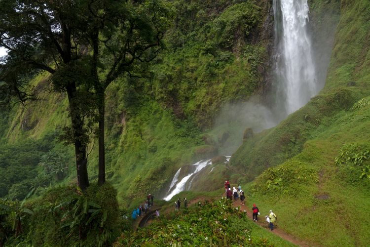 Curug Citambur di Kabupaten Cianjur, Jawa Barat.