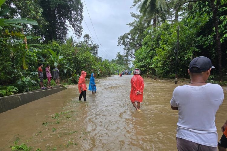 Banjir Terjang Desa Kamarian di Pulau Seram Maluku, Puluhan Rumah Terendam