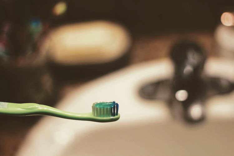 Ada alasan tersendiri mengapa pasta gigi selalu beraroma dan bercitarasa mint, salah satunya karena mint bisa memberikan sensasi sejuk dan segar.