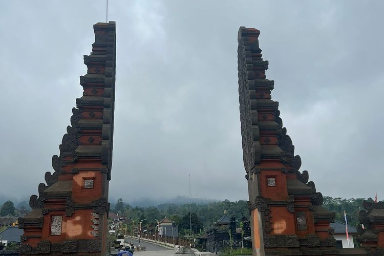 Penataan Pura Agung Besakih, Karangasem, Bali.
