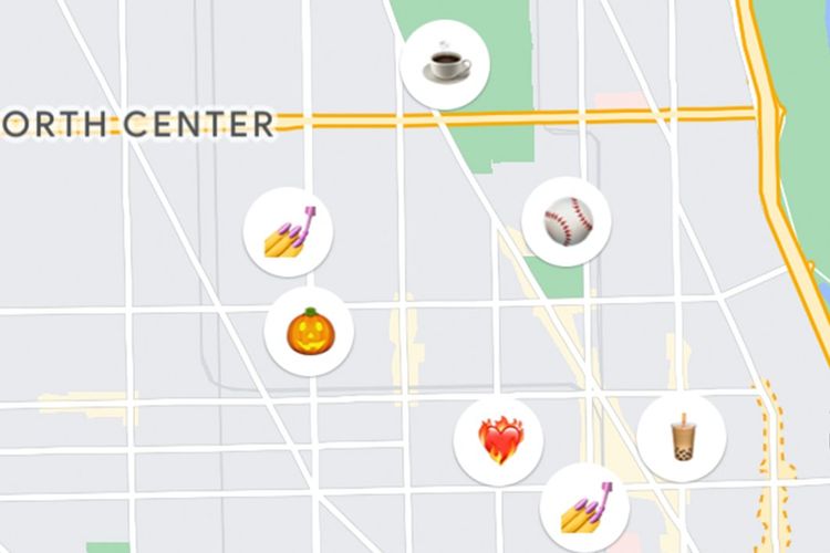 Contoh menyimpan lokasi favorit di Google Maps dengan emoji.