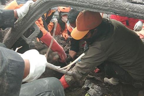 Pasangan Suami Istri Terjebak di Truk Saat Semeru Meletus, Ditemukan Tewas