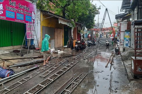 Hujan Deras, 5 TPS di Rawa Badak Utara Jakut Roboh