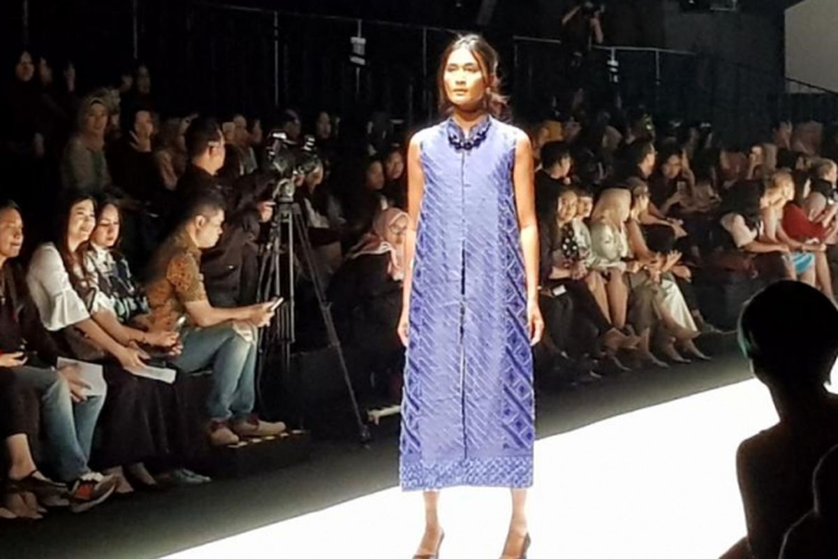 Koleksi busana Darwin Aboriginal Arts Fair Foundation (DAAF) saat Jakarta Fashion Week 2019. DAAF juga berbagi panggung dengan Batik Chic yang digarap Novita Yunus.