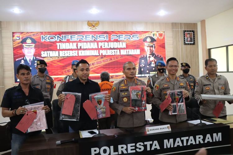 Jumpa pers, penangkapan bandar togel di mataram