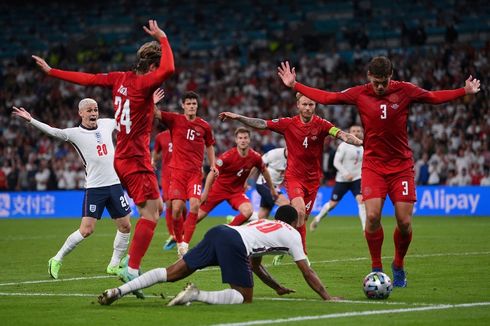 2 Hal yang Bikin Penalti Inggris Jadi Kontroversi, Bola Lain di Lapangan