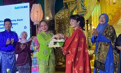 Lestarikan Lagi Tenunan Berpewarna Alami, BCA Libatkan 32 Penenun Songket Melayu