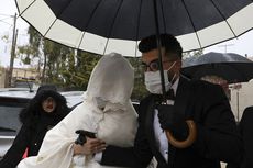 Tetap Menikah di Tengah Virus Corona, Pasangan di Palestina Ini Pakai Masker