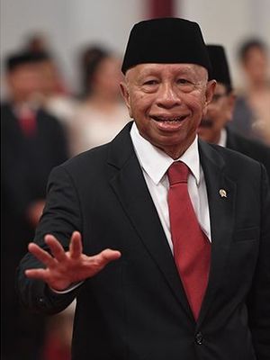 A filed photo of Arifin Panigoro shows a hand gesture before his inauguration as one of the members of the Presidential Advisory Board at the State Palace on Friday, Dec. 13, 2019. Arifin died on Sunday, Feb. 27 local time in Rochester, Minnesota. He was 76.