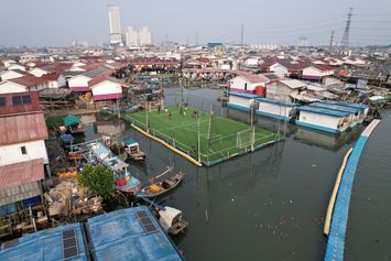 Lapangan Apung, Tempat Favorit Warga Muara Angke
