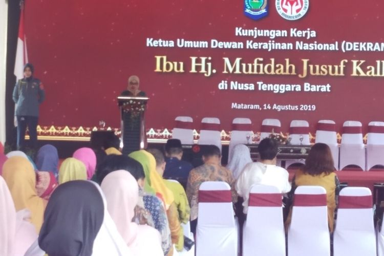 Ibu Mufidah Jusuf Kalla tengah melakukan sambutan atas dibangunnya gedung Dekranasda Provinsi NTB, Rabu (14/8/2019)