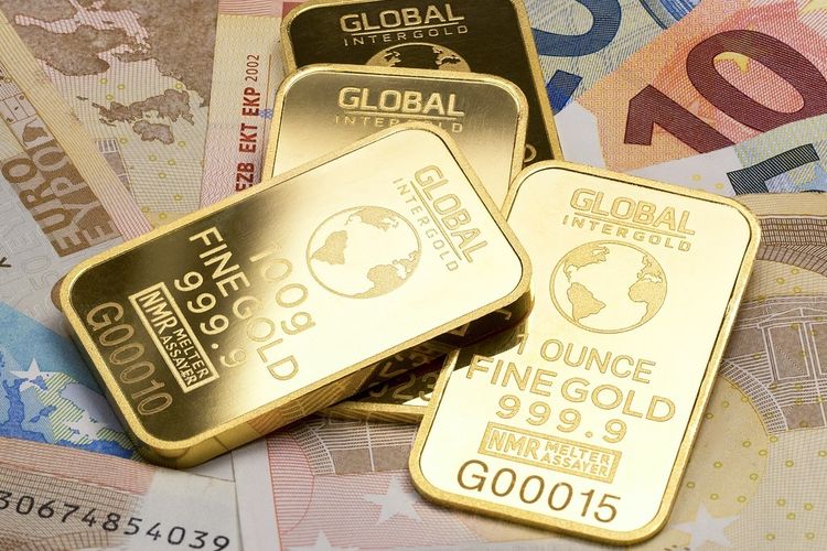 Harga emas diprediksi terus mengkilap