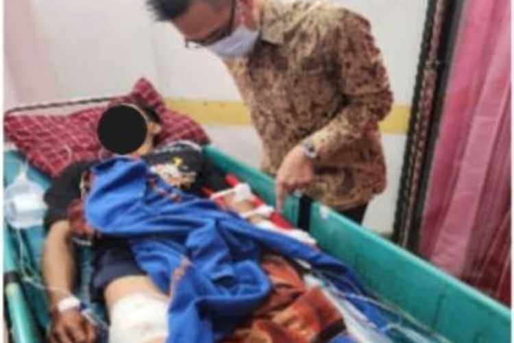Kondisi pemilik warung sembako usai jadi korban perampokan di Cileungsi, Kabupaten Bogor, Jawa Barat, Jumat (5/4/2024).
