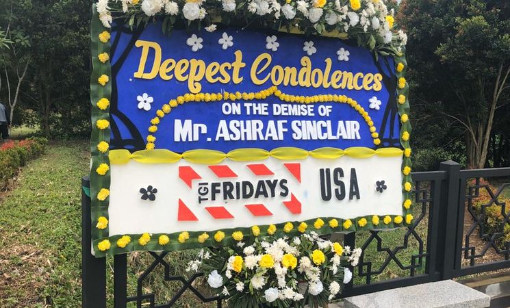 Jenazah Ashraf Sinclair Diberangkatkan, Makam untuk 2 Orang Dipersiapkan