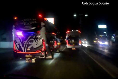 Plus Minus Lampu Variasi di Belakang Bus