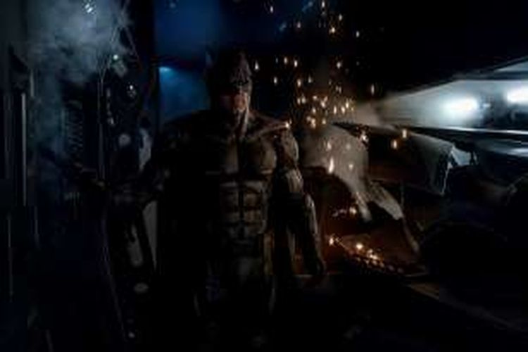 Penampakan Batsuit terbaru yang akan dikenakan Batman dalam film Justice League.