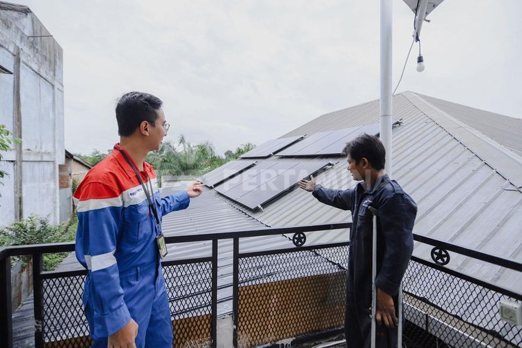 Sebanyak 85 Program Desa Energi Berdikari (DEB) Pertamina di seluruh Indonesia berhasil menurunkan 729.127 ton Co2eq/tahun reduksi emisi karbon.