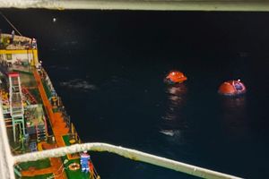 Kapal Virgo Angkut 243 Orang Terbalik di Laut Jawa, Korban Selamat Ungkap Tak Ada Peringatan Saat Oleng
