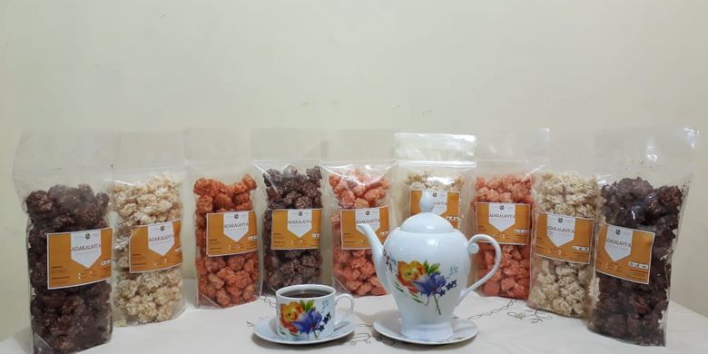 Beragam varian rasa dari produk rengginang Adakalanya, diantaranya original terasi, pedas, barbekyu, keju asin, dan cokelat.